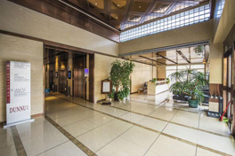 對大廈大堂和門廳的保潔主要注意哪些細節問題呢?