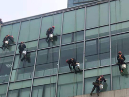 保潔員如何高空作業？