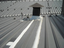 鋼結(jié)構(gòu)屋面漏水原因？鋼結(jié)構(gòu)屋面漏水怎么辦？