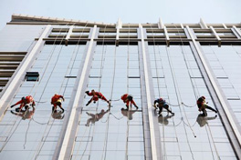 嚴格執行安全標準和質量標準，獲得質量和基礎任務