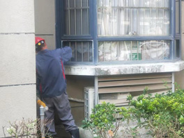 雨季窗戶漏水頭疼無比?來看看怎么處理窗臺防水維修?