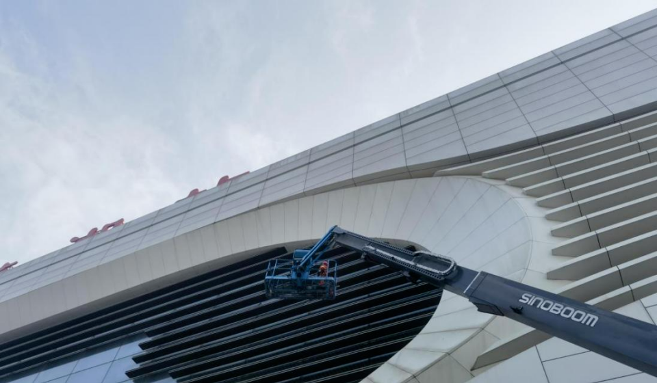 熱烈慶祝|蕪湖高鐵站高空保潔服務(wù)項(xiàng)目圓滿竣工